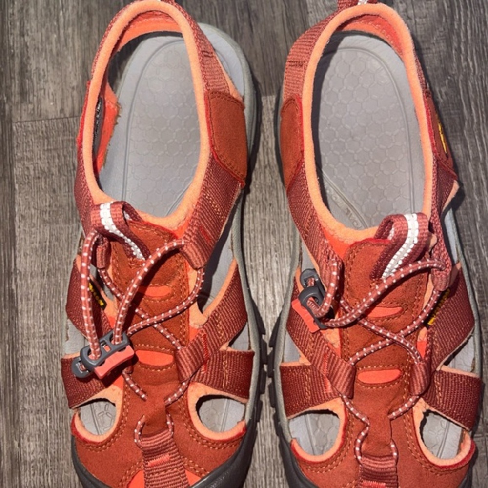 Keen Venice‎ Orange Stripe Sport Sandals Waterproof Womens Size 7.